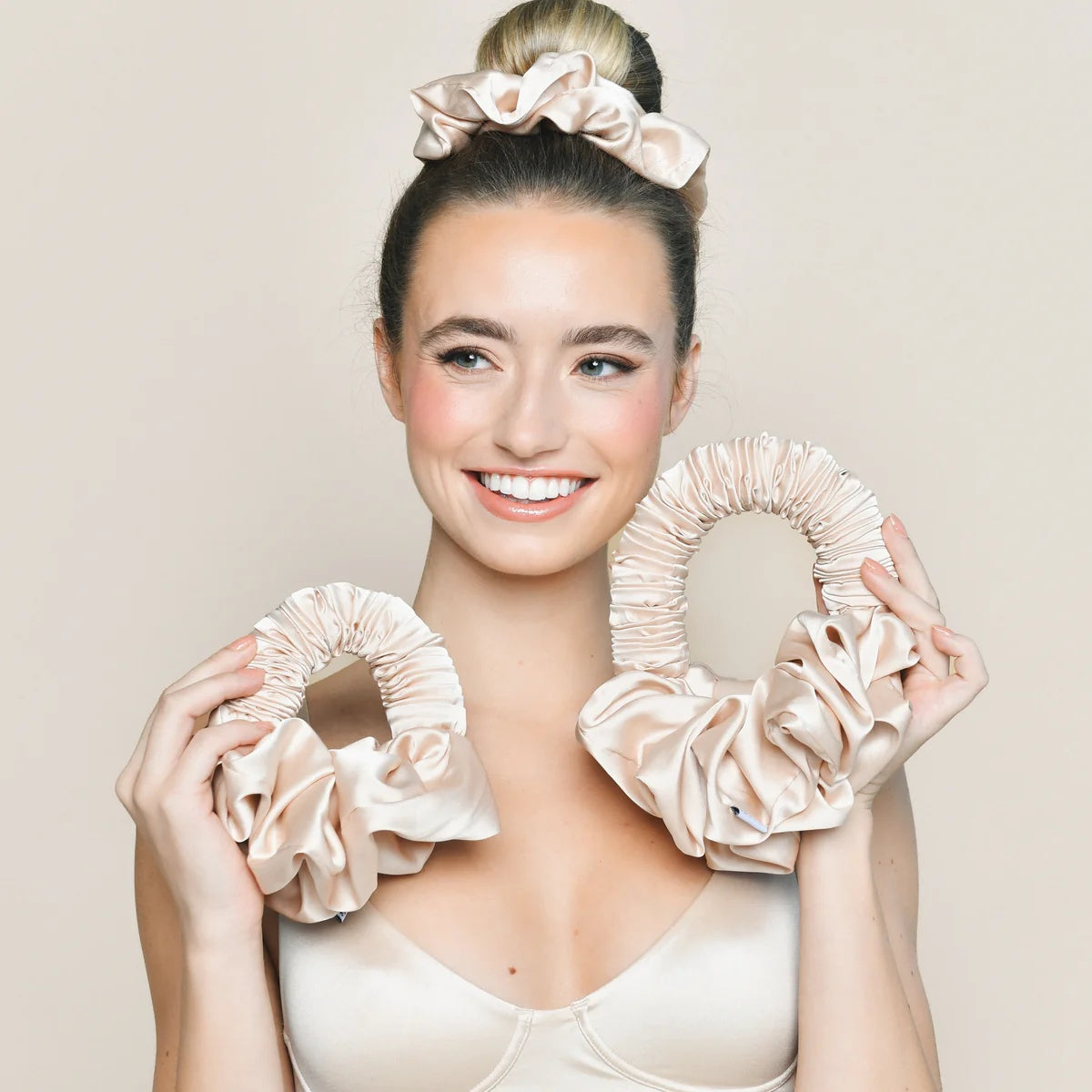 Heatless Hair Curler, Overnight Blowout Scrunchie with Best To Sleep With Blowout For All Hairtypes